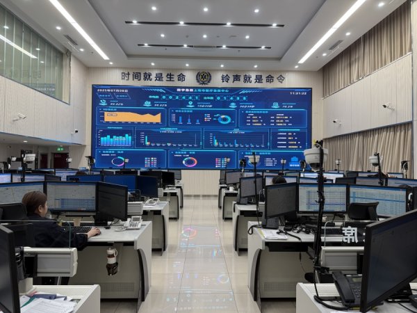 壹策略 申城进入高温3周，120接听量已超15万次！大急救链上，他们与生命赛跑