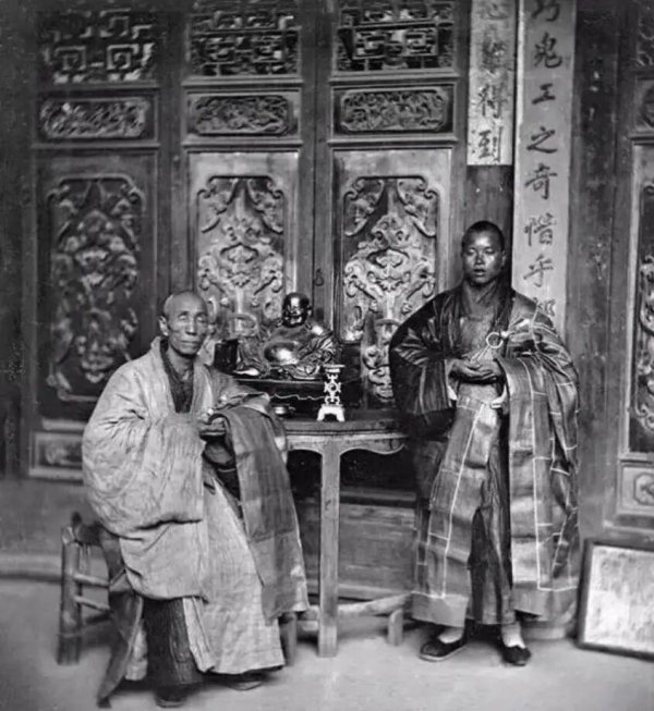 海证资本 百年前的和尚长这么黑，难道是从非洲来的？